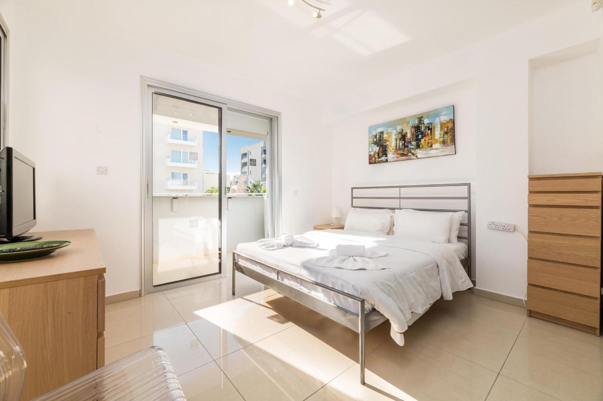 Silver Sands Penthouse Протарас Екстериор снимка