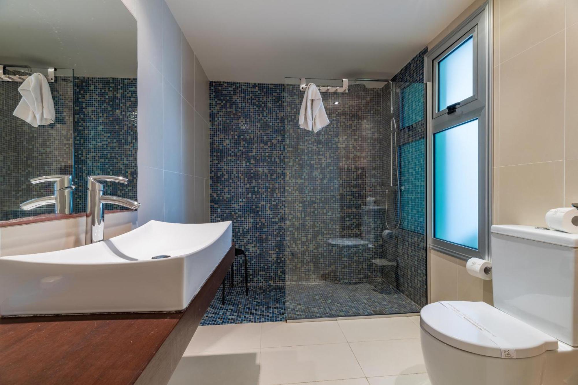 Silver Sands Penthouse Протарас Екстериор снимка
