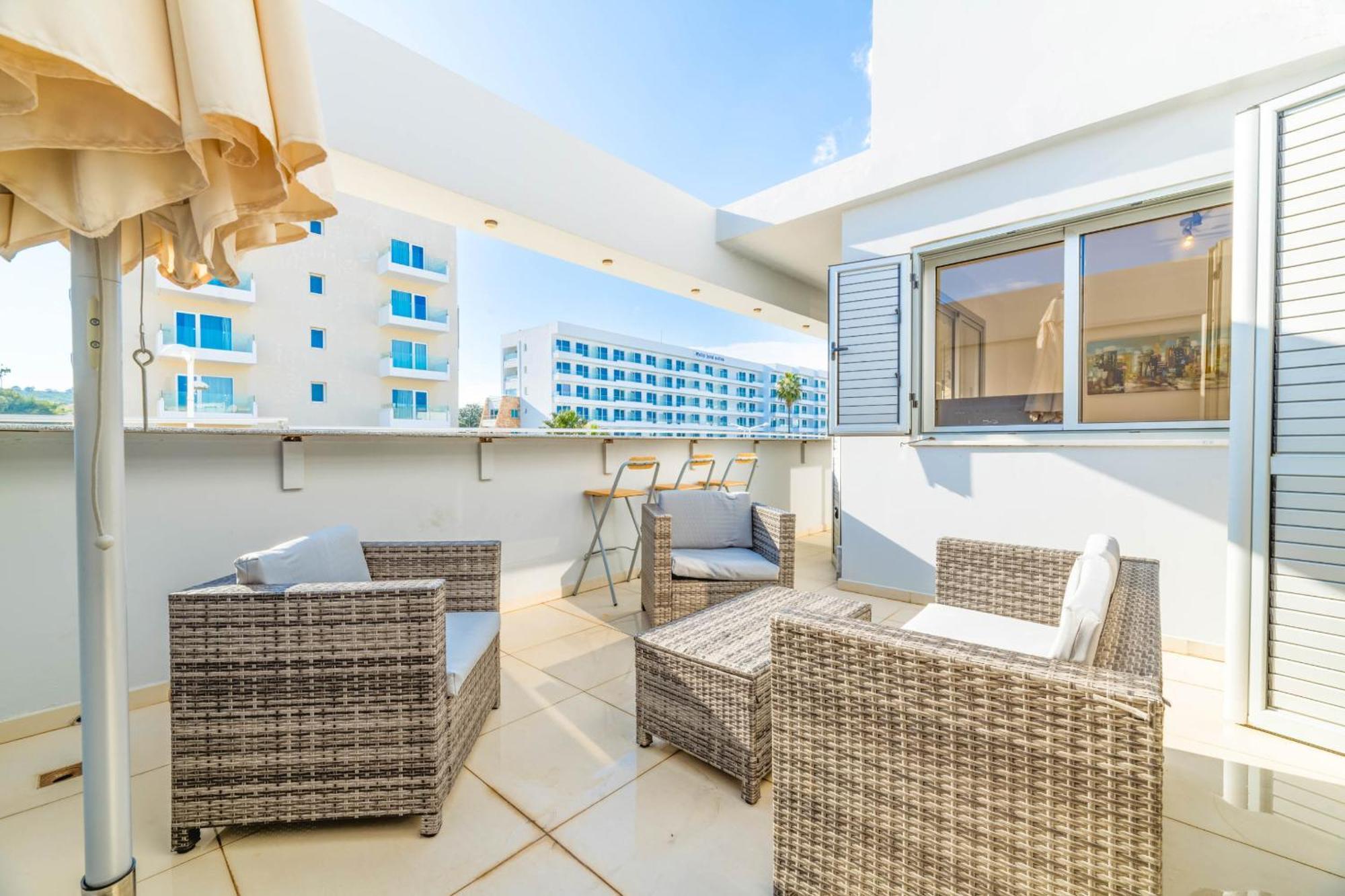 Silver Sands Penthouse Протарас Екстериор снимка